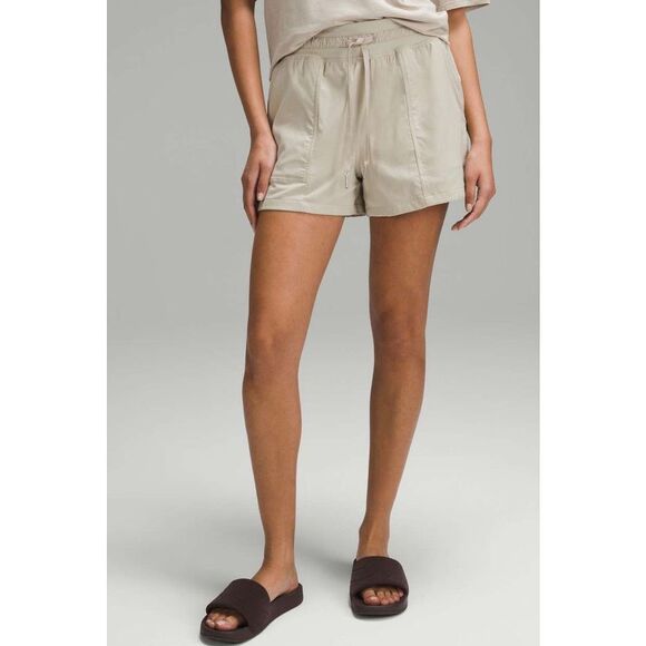 Lululemon Dance Studio High-Rise Short 3.5' - Picture 1 of 8